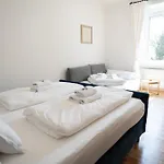 Js Deluxe Apartment